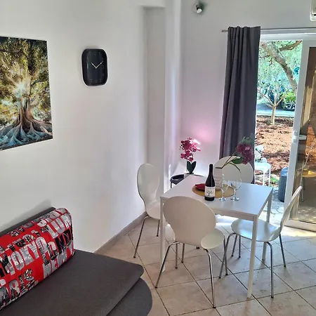 Albina Διαμέρισμα *